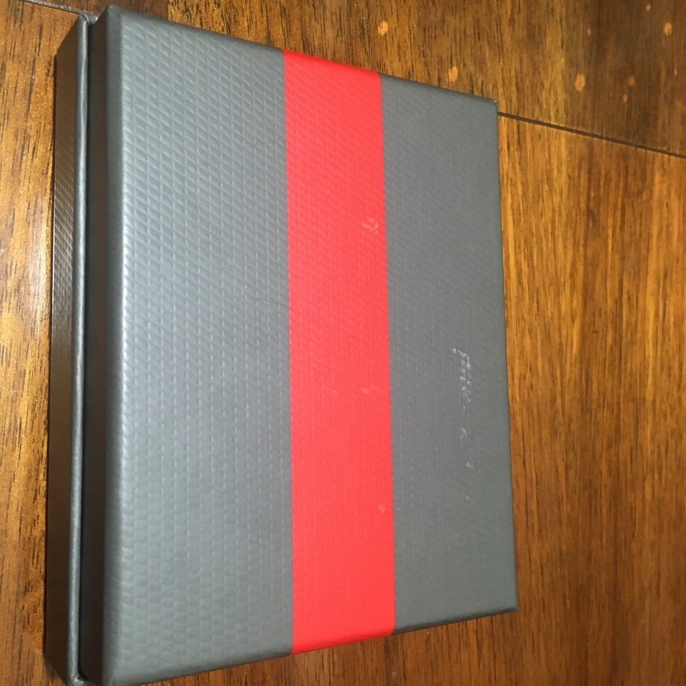 Authentic Tumi Gift Box - Picture 3 of 10